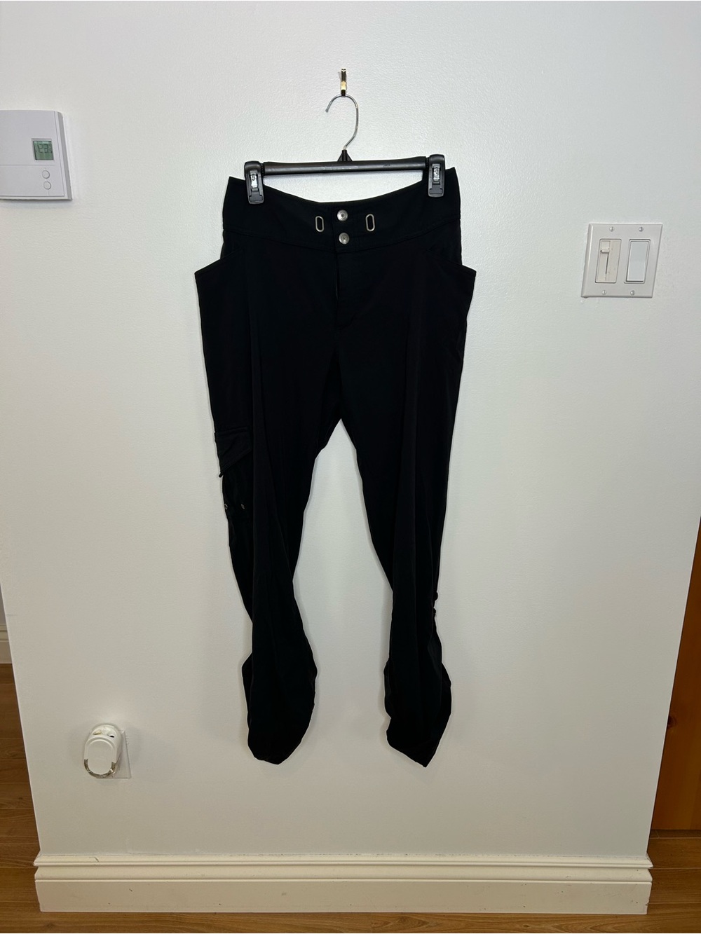 Columbia Black Cargo Pants with adjustable ankle strap❤️16/2XL